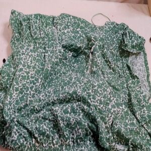 Green‎ and White Patterned Blouse
